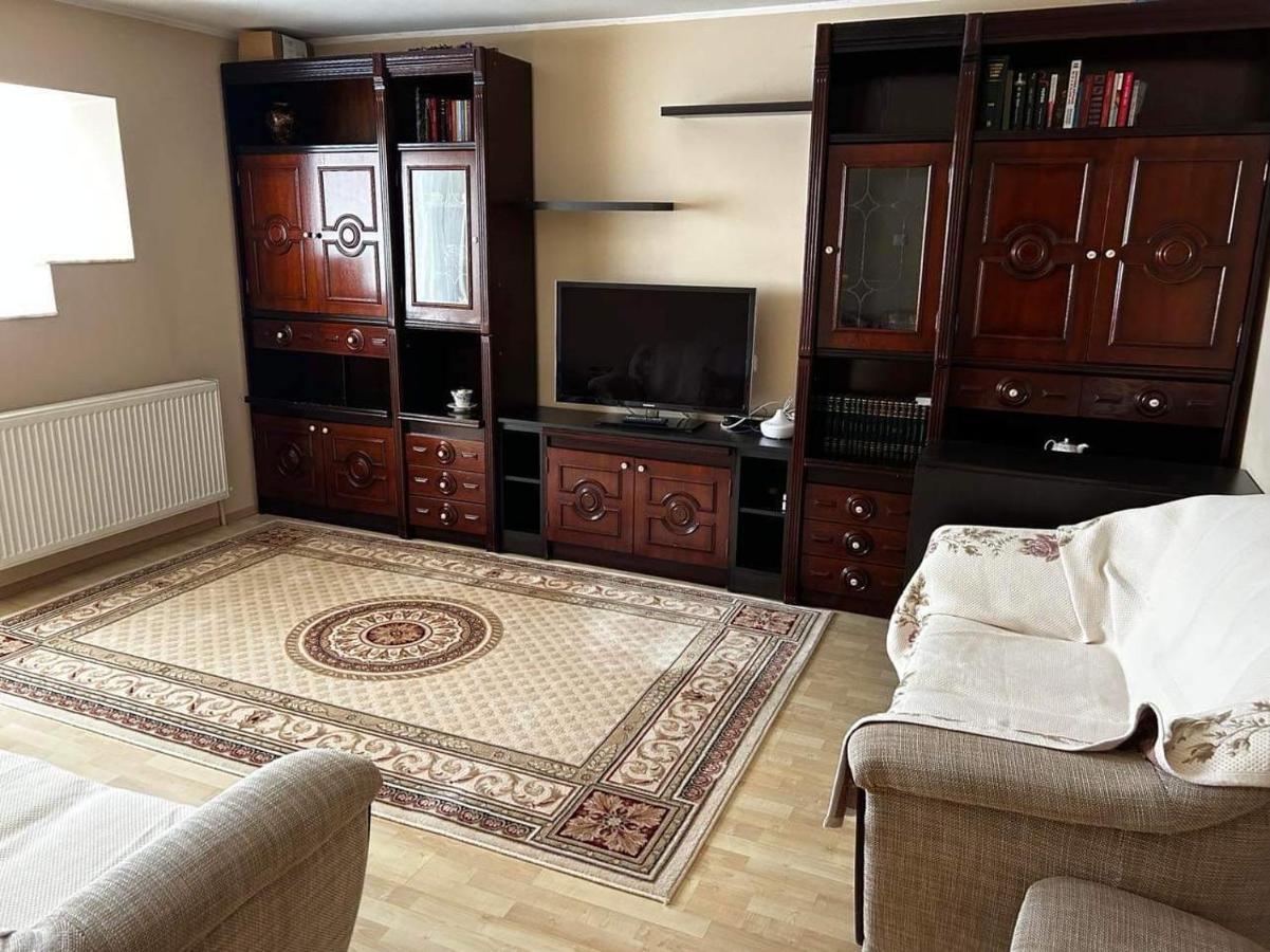 Lalelelor Apartment Szucsáva Kültér fotó